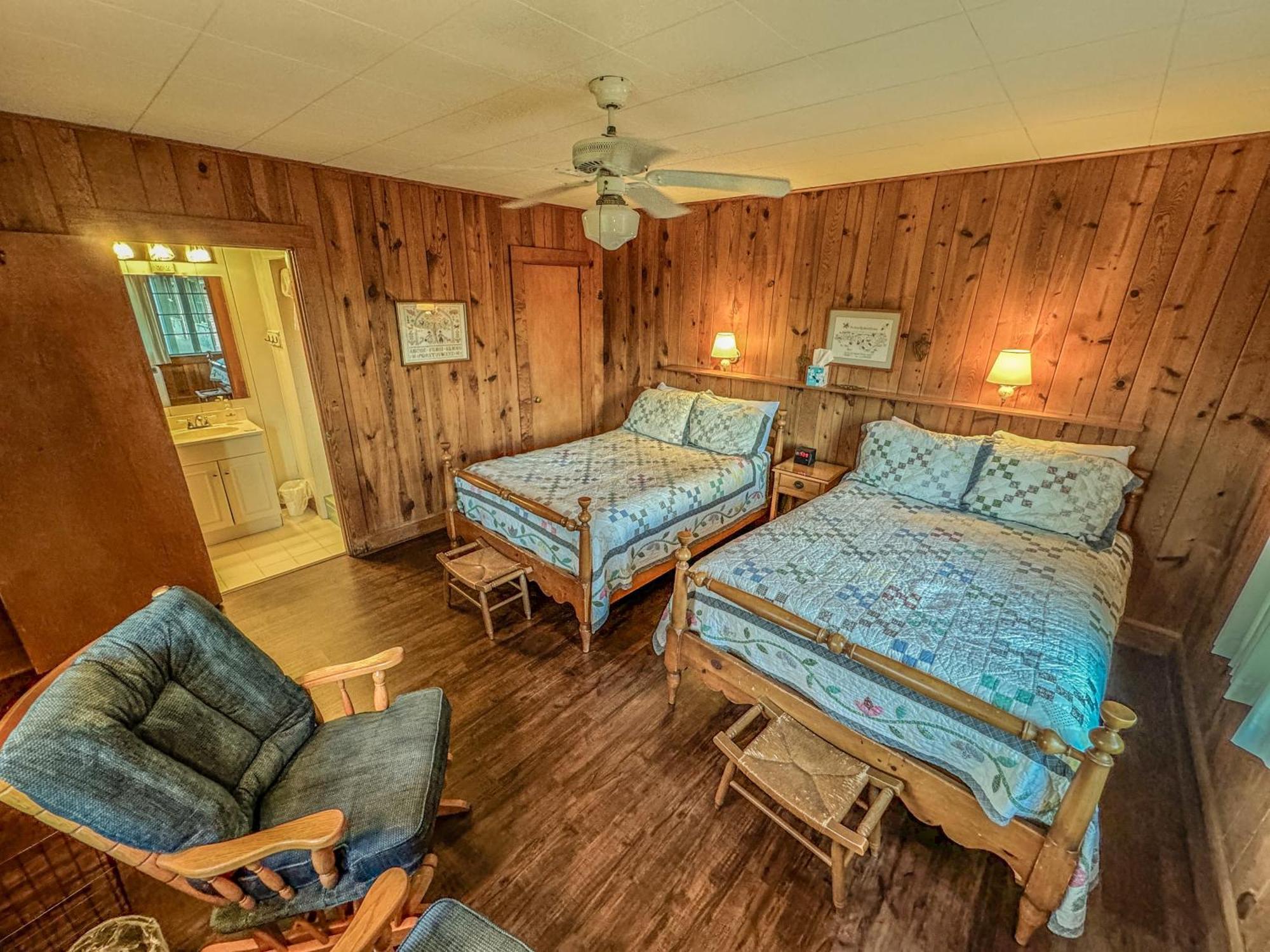 Hemlock Inn Брайсон-Сити Экстерьер фото